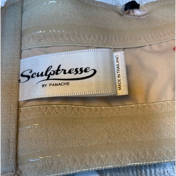 SCULPTRESSE DANA STRAPLESS BRA 42D NUDE😍 - Picture 9 of 13